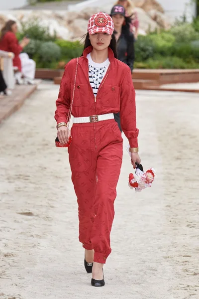 Look 3